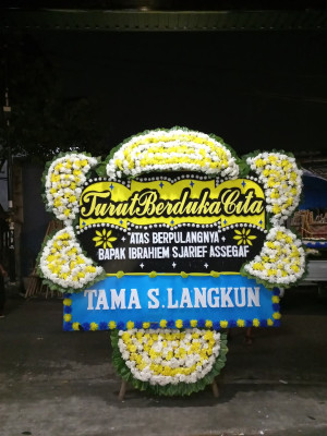 Papan Bunga Duka di Waiheru