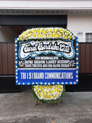 Papan Bunga Duka di Waiheru